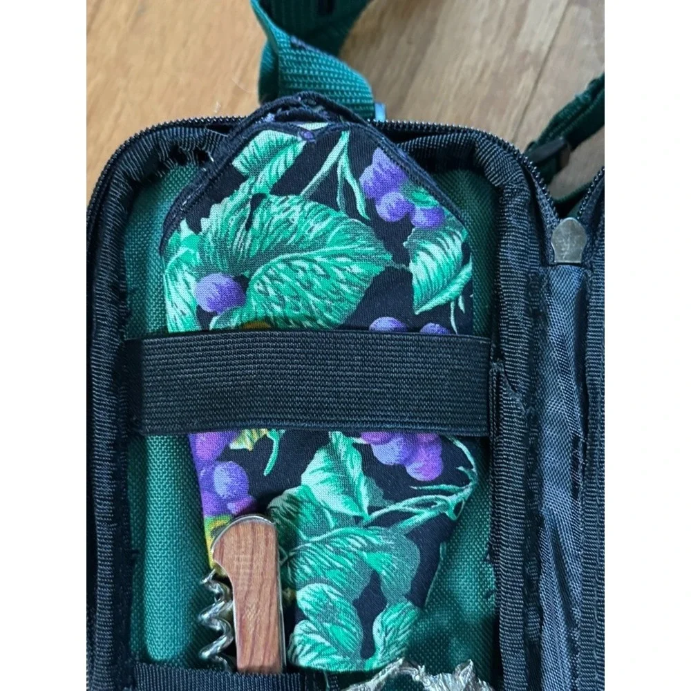 Picnic Time OPUS Deluxe Insulated Wine Tote Service for TWO 514-49 NEW Green